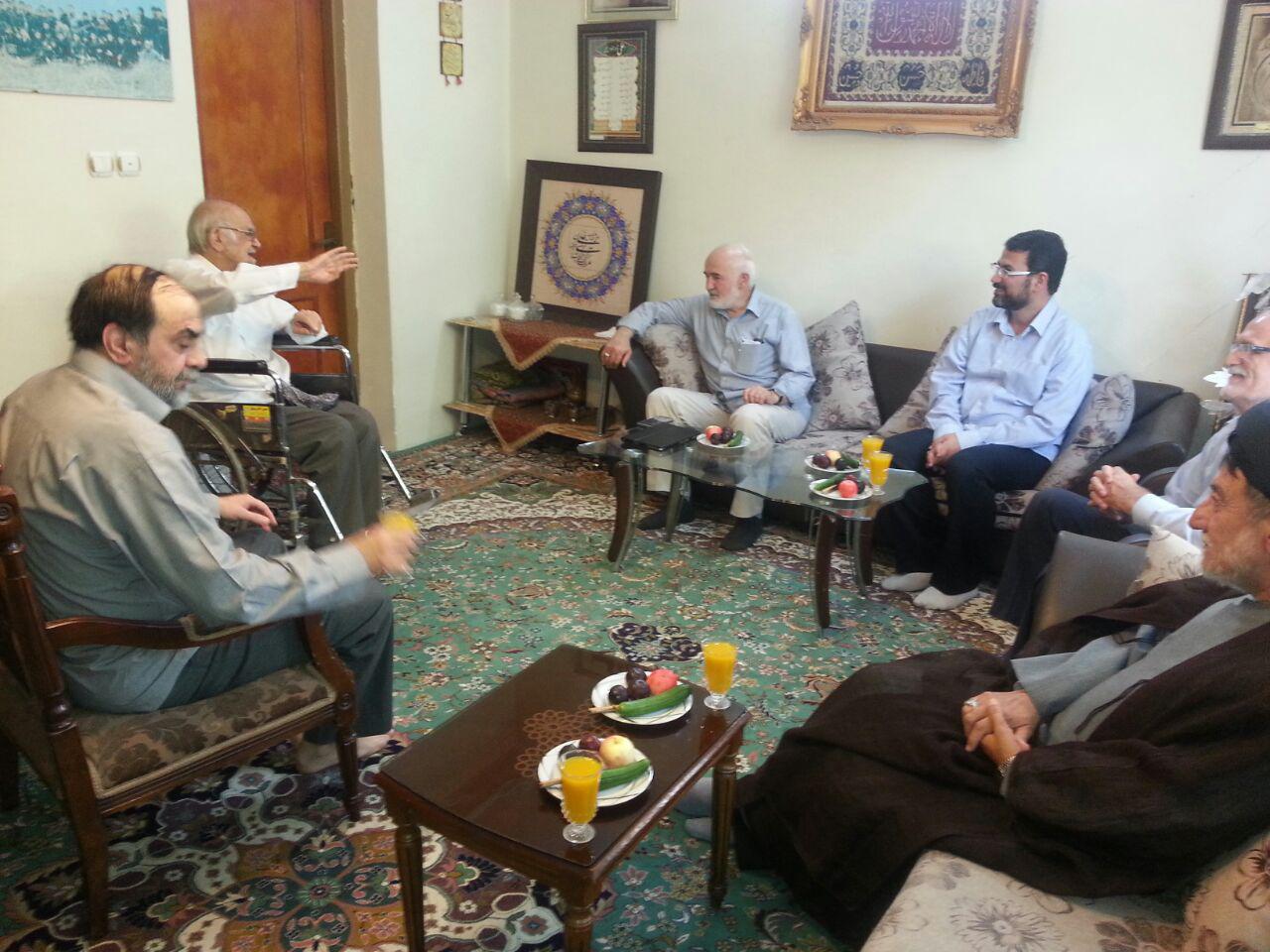 دیدار دکتر احمد توکلی با حاج حیدر رحیم‌پور ازغدی در مشهد