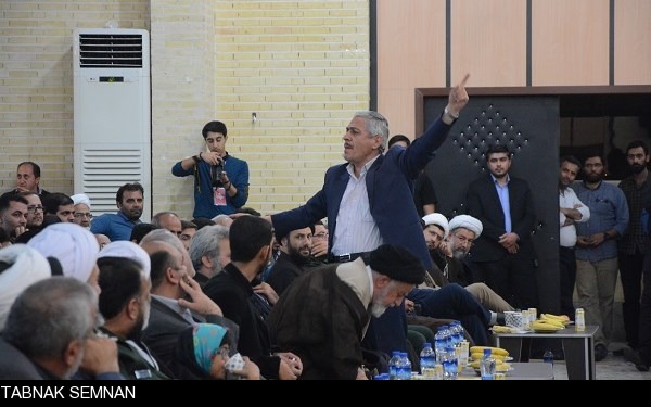 واکنش دیده نشده از نماینده مردم سمنان در مجلس در حضور خانواده شهید حججی