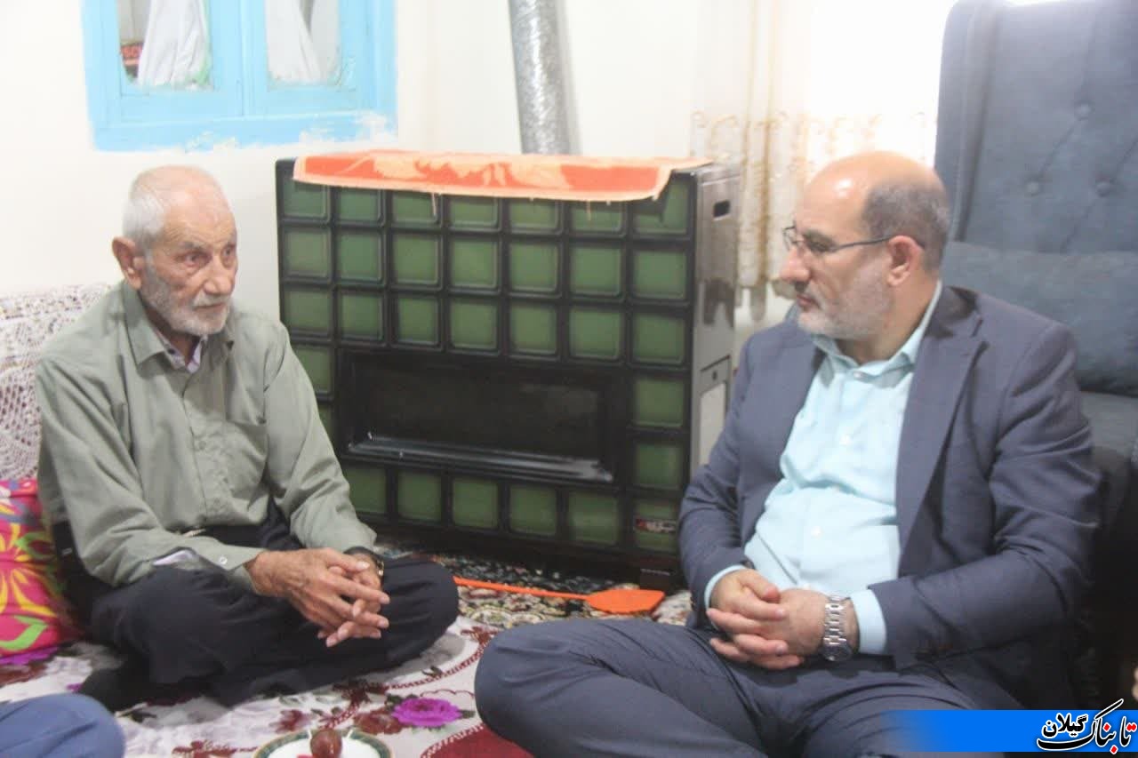 دیدار سرپرست فرمانداری رودسر با خانواده شهید بهمن امیری