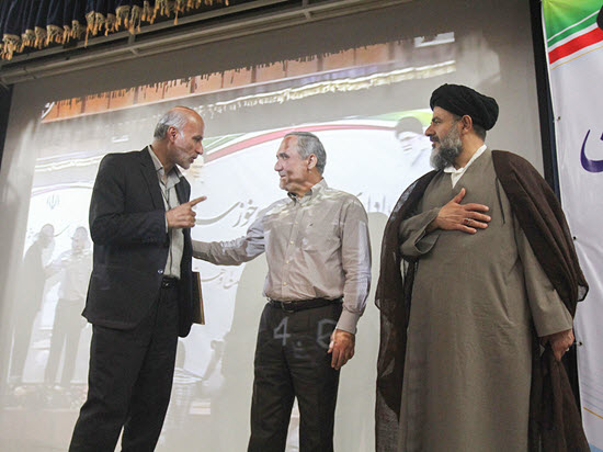 همچنان استاندار می مانم