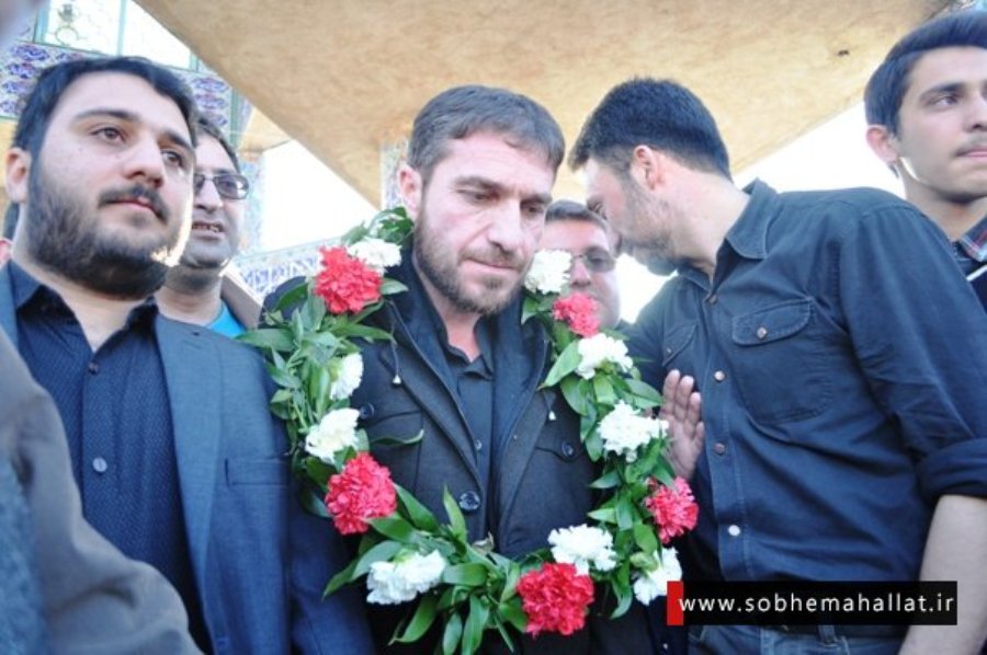 پرستار آزاده مدافع حرم با استقبال مردم محلات به زادگاه خود بازگشت پرستار آزاده مدافع حرم با استقبال مردم محلات به زادگاه خود بازگشت