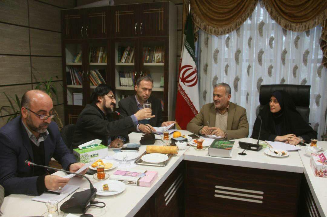 یک لیوان از آب لوله کشی شهر آبیک را بنوشید تا متوجه کیفیت و مشکلات مردم شوید! / چگونه می گویید آب شهر آبیک استاندارد است ولی گوارا نیست!؟ یک لیوان از آب لوله کشی شهر آبیک را بنوشید تا متوجه کیفیت و مشکلات مردم شوید! / چگونه می گویید آب شهر آبیک استاندارد است ولی گوارا نیست!؟