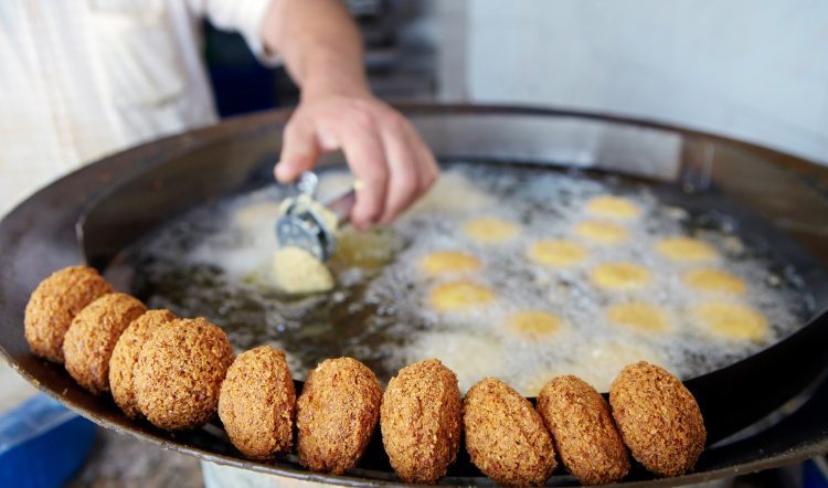 طلبکاری اغذیه فروشان سیار و شهرداری از یکدیگر