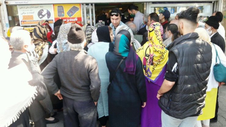 کرونا در صف&zwnj;های نانوایی و دفاتر پیشخوان