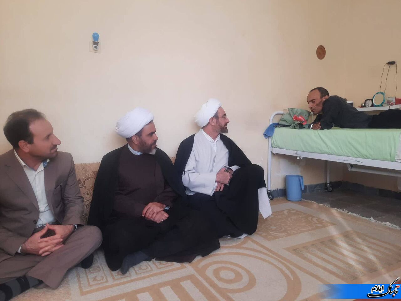 امام جمعه ایلام با تعدادی از جانبازان قطع نخاعی به مناسبت روز جانباز دیدار کرد امام جمعه ایلام با تعدادی از جانبازان قطع نخاعی به مناسبت روز جانباز دیدار کرد