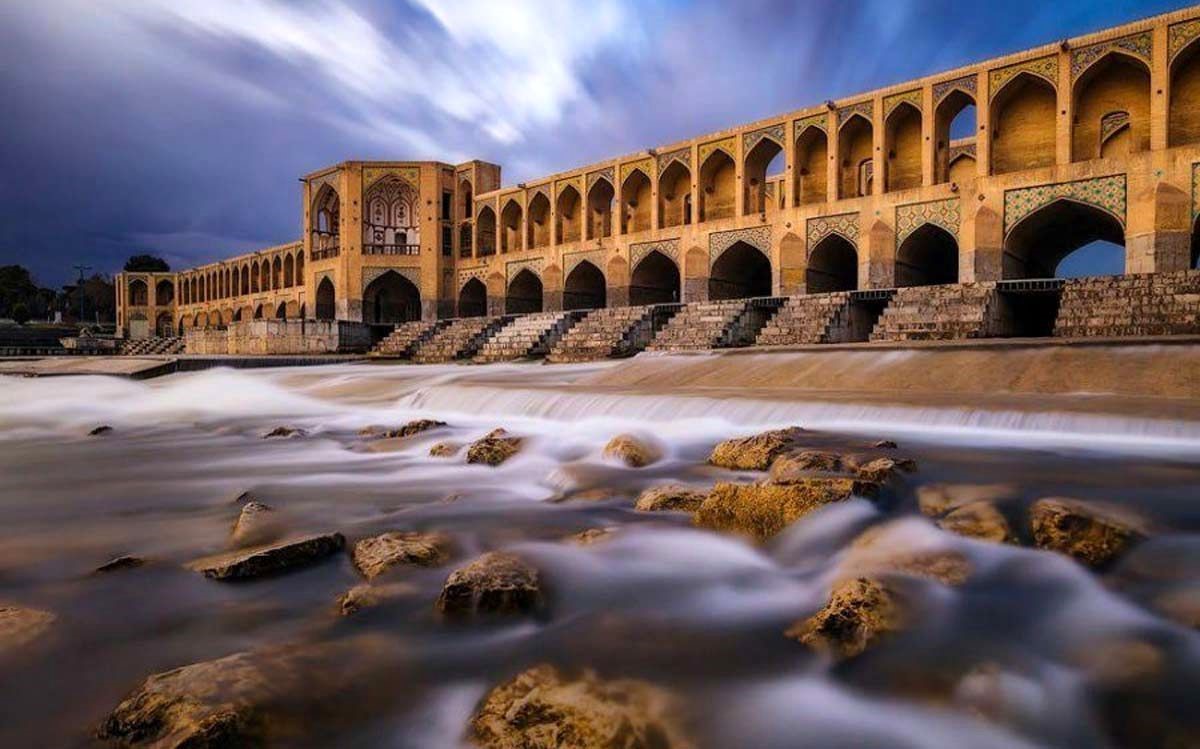 چطور در دوهفته به شیراز و اصفهان سفر کردم؟ چطور در دوهفته به شیراز و اصفهان سفر کردم؟