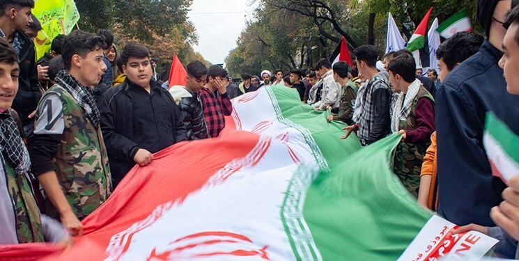 مراسم راهپیمایی ۱۳ آبان در تبریز آغاز شد