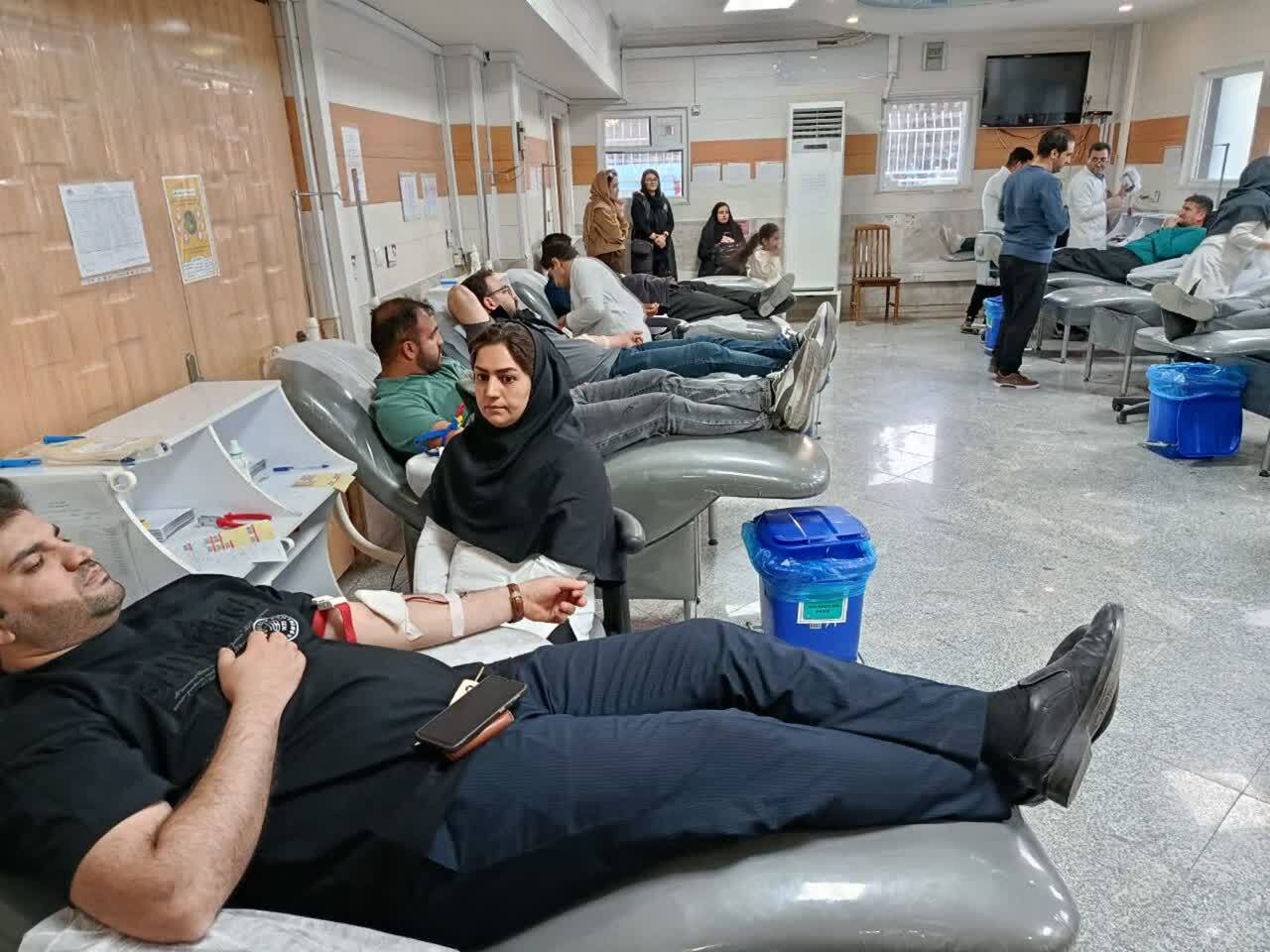 استقبال گسترده مردم نوعدوست استان کرمانشاه از اهدای خون استقبال گسترده مردم نوعدوست استان کرمانشاه از اهدای خون