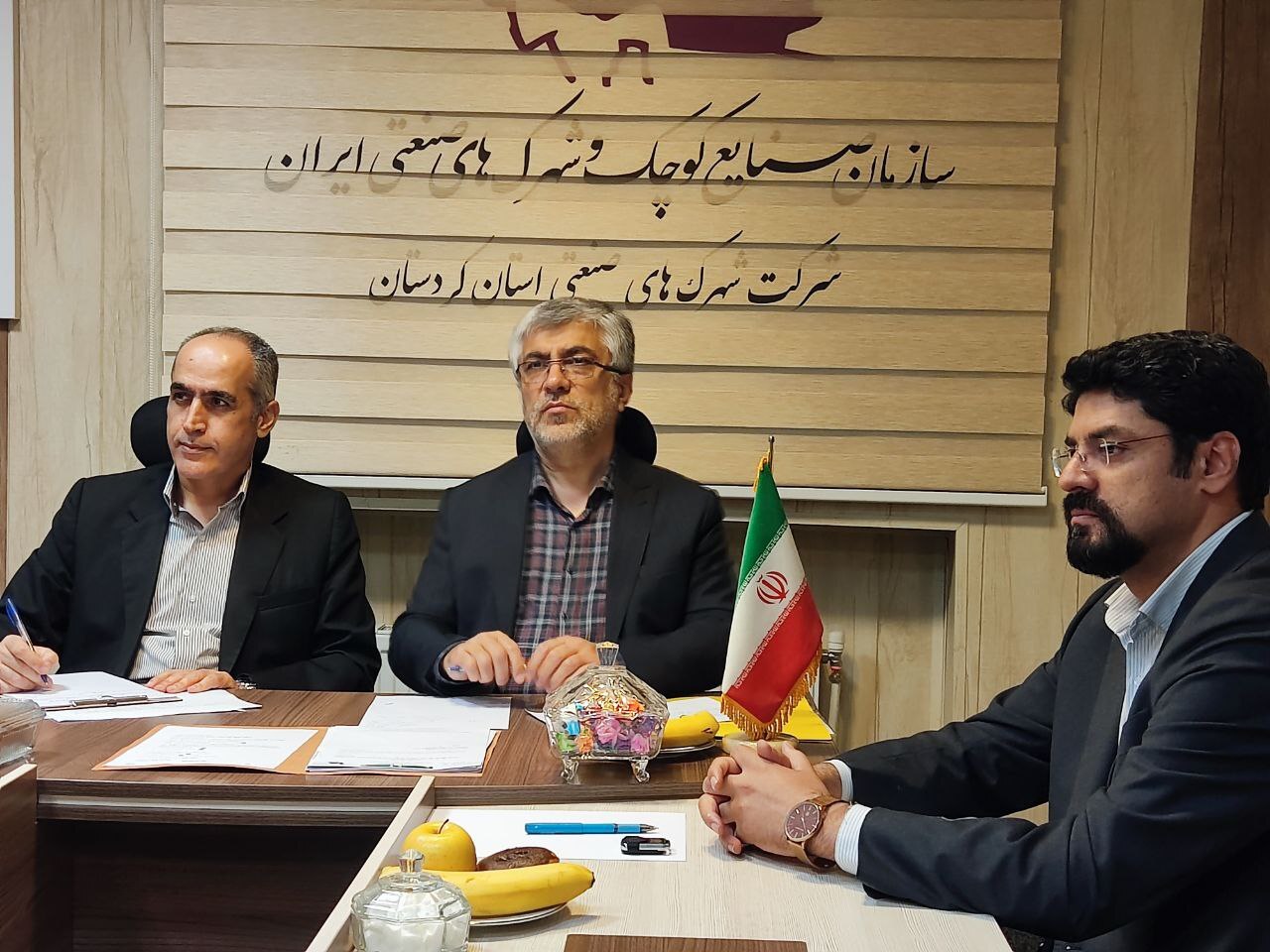 پایش قراردادهای تخصیص زمین به منظور حمایت هدفمند از سرمایه گذار در کردستان/فسخ ۶ قرارداد راکد پایش قراردادهای تخصیص زمین به منظور حمایت هدفمند از سرمایه گذار در کردستان/فسخ ۶ قرارداد راکد