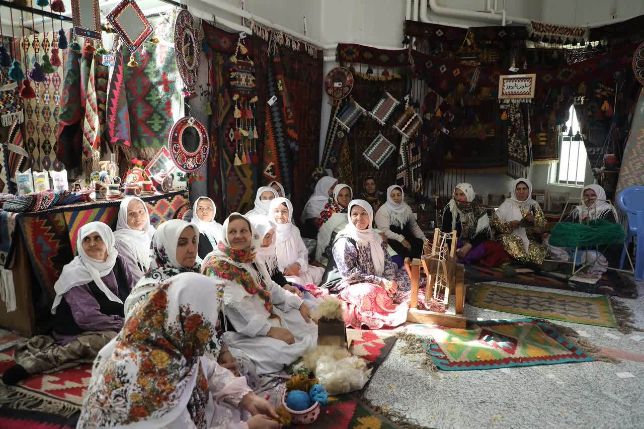 آموزش صنایع‌دستی در شهرستان نمین تداوم دارد