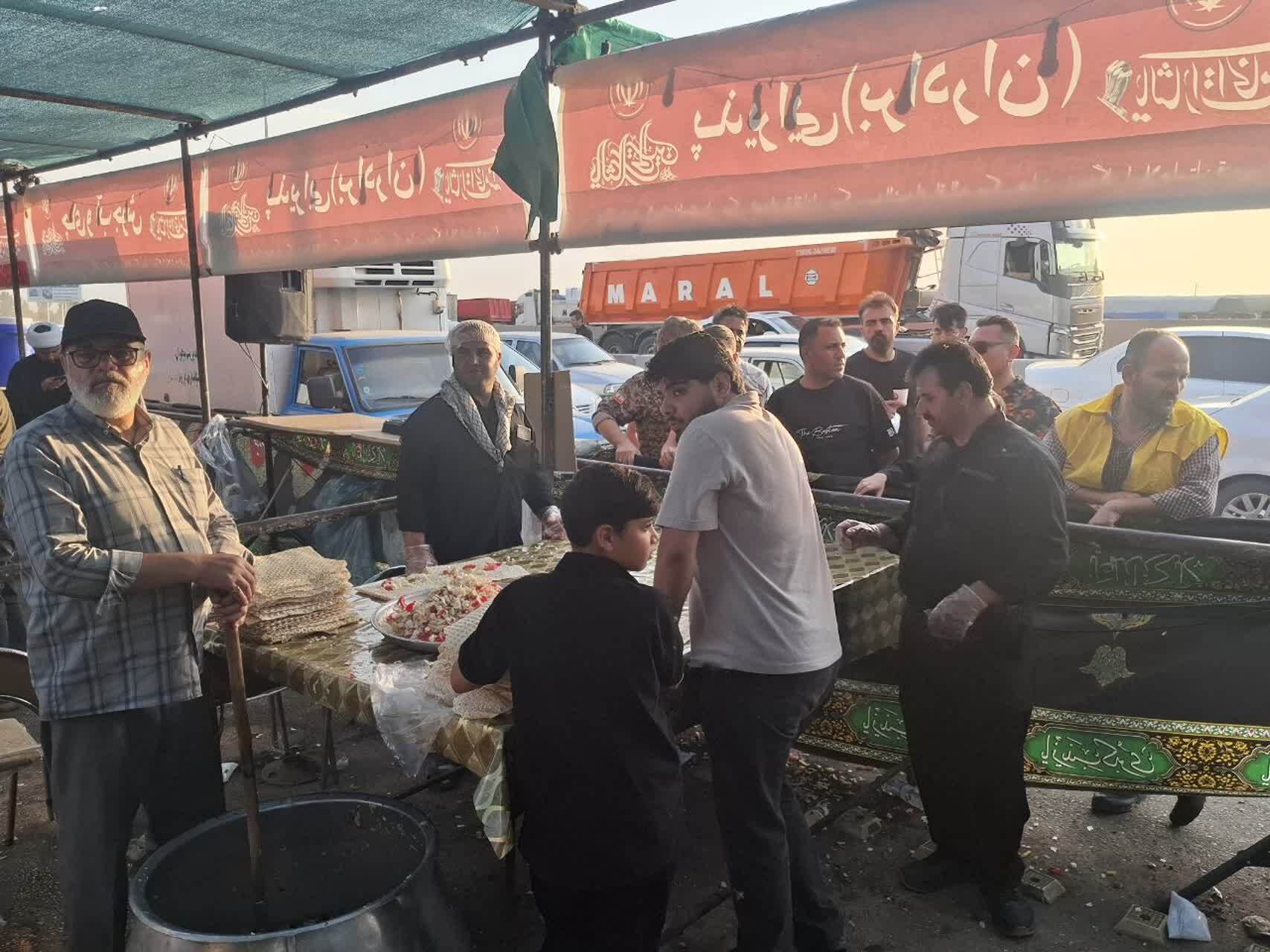 آن‌جا که عشق، زائران امام شهید را در آغوش می‌کشد+فیلم