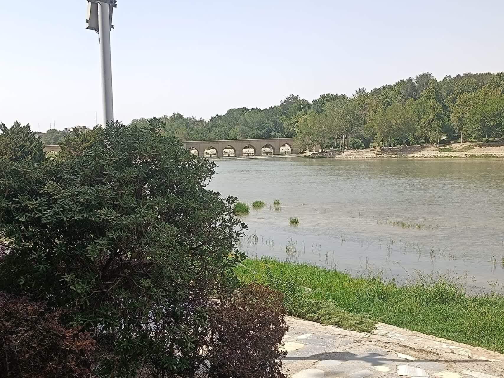 اصفهان از اوج گرمای طاقتفرسا فاصله میگیرد/ کاهش چند درجهای دما در راه است اصفهان از اوج گرمای طاقتفرسا فاصله میگیرد/ کاهش چند درجهای دما در راه است
