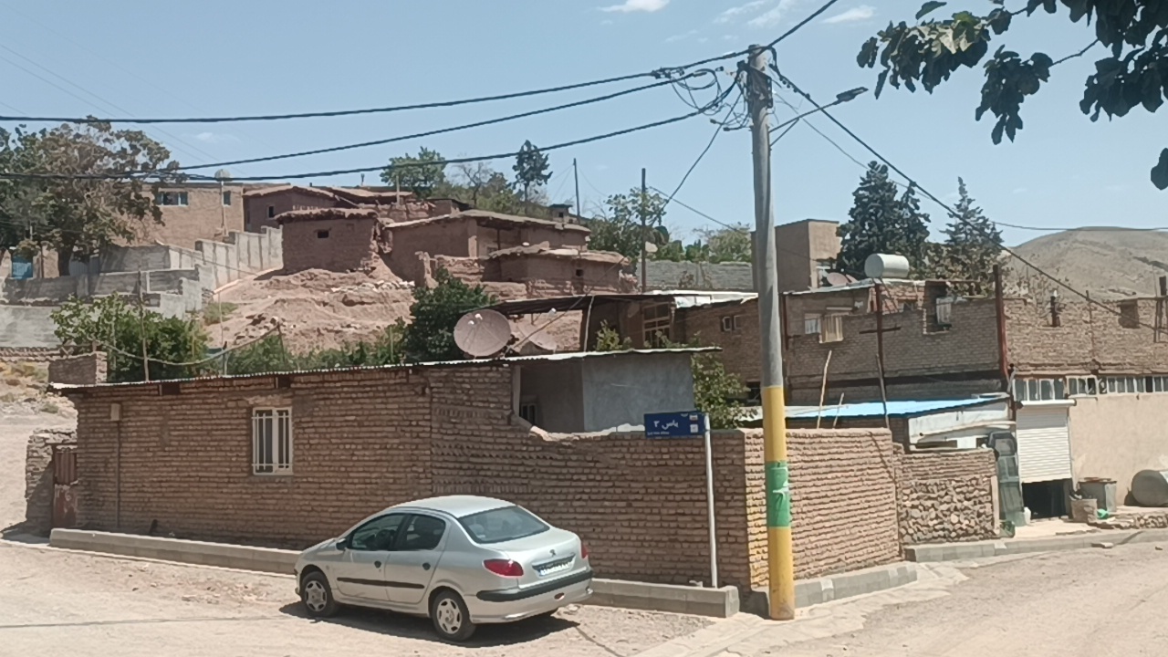 بغض کهنه روستایی در سایه پایتخت؛ سنجریان ۲۰۰ ساله هنوز در انتظار یک لوله گاز+ فیلم