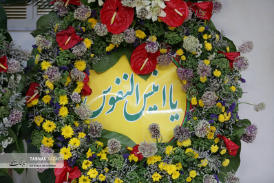 گل آرایی حرم مطهر رضوی در آستانه میلاد امام رضا (ع)