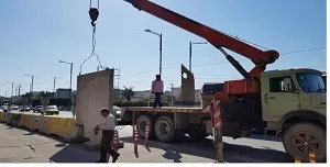 دیوارهای حفاظتی مقابل بیت امام جمعه سابق اهواز جمع‌آوری شد