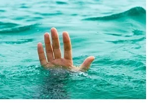 دو گردشگر از مرگ حتمی در رودخانه کارون نجات یافتند