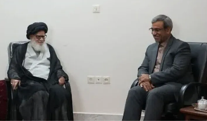 معیشت مردم در اولویت دولت قرار گیرد